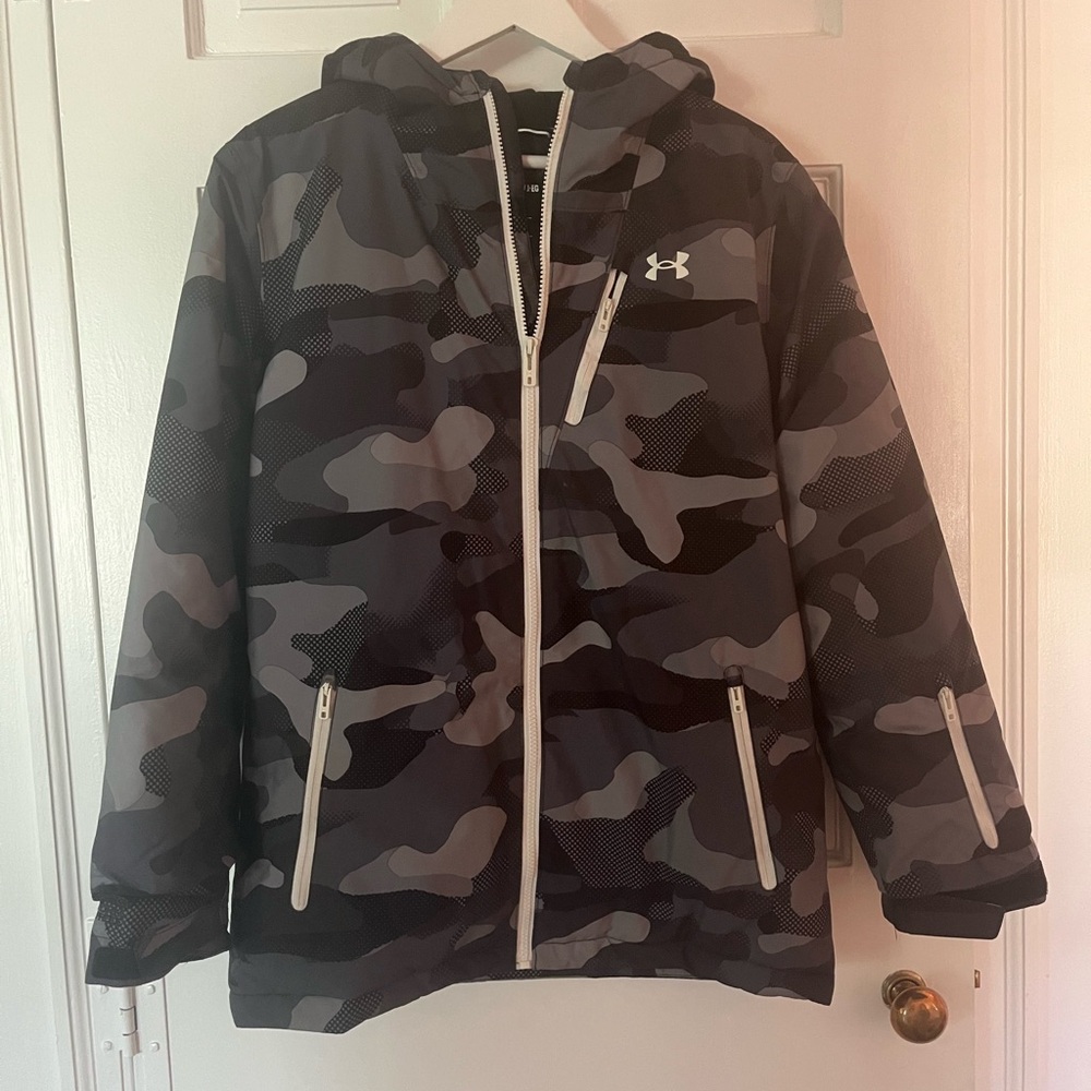Under Armour Kids Camo Jacket New- Black and Gray